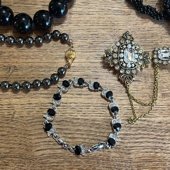 Elegant Black and Gold/Silver Jewelry Bundle - Picture 6 of 16